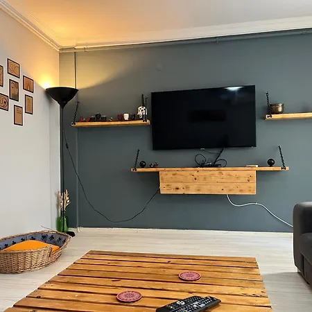 Huzurlu, Modern Ve Sik Apartament
