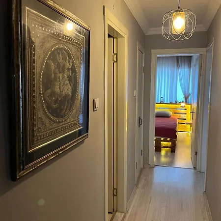 Huzurlu, Modern Ve Sik Σμύρνη